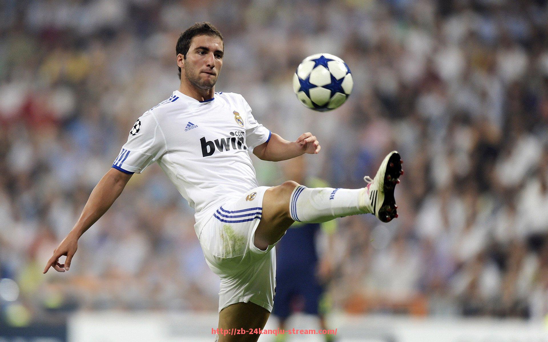 24看球直播网-字母哥在2024赛季的全面表现如何带动雄鹿队攻防两端的提升